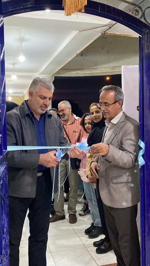 اولین نمایشگاه عکس (کنتراست)