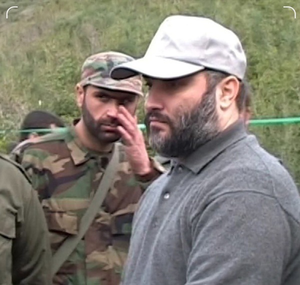 عکس | شهید حسن طویل در کنار حاج قاسم عکس | شهید حسن طویل در کنار حاج قاسم