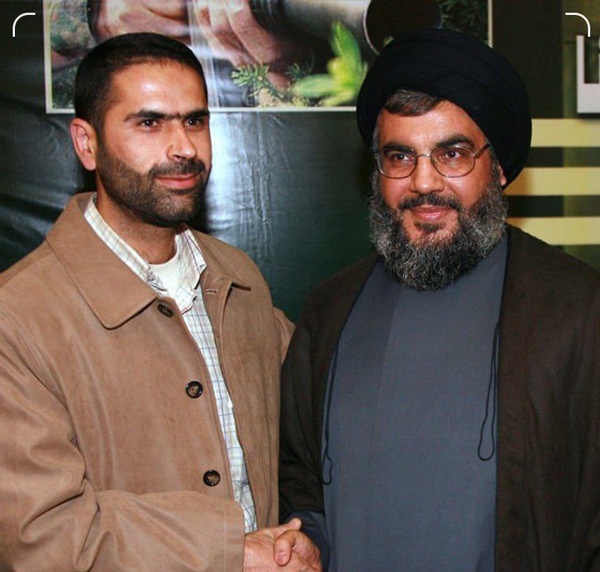 عکس | شهید حسن طویل در کنار حاج قاسم عکس | شهید حسن طویل در کنار حاج قاسم