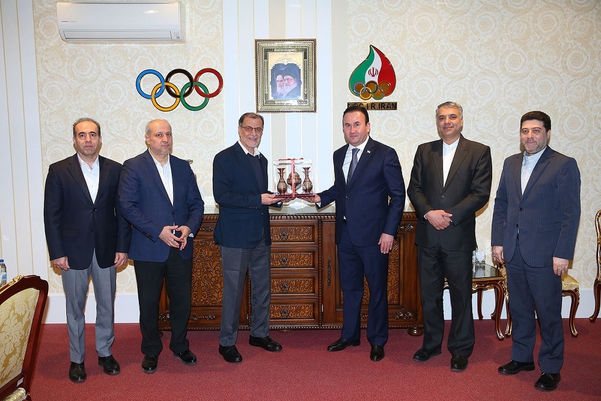 صبح امروز عبدالله رحمان زاده وزیر ورزش تاجیکستان با هیات همراه خود ضمن حضور در کمیته ملی المپیک و بازدید از موزه ملی ورزش، با رئیس و دبیر کل کمیته ملی المپیک دیدار و گفتگو کرد.