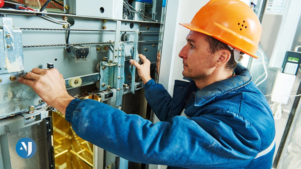 مراحل و نحوه سرویس آسانسور که باید بدانید!