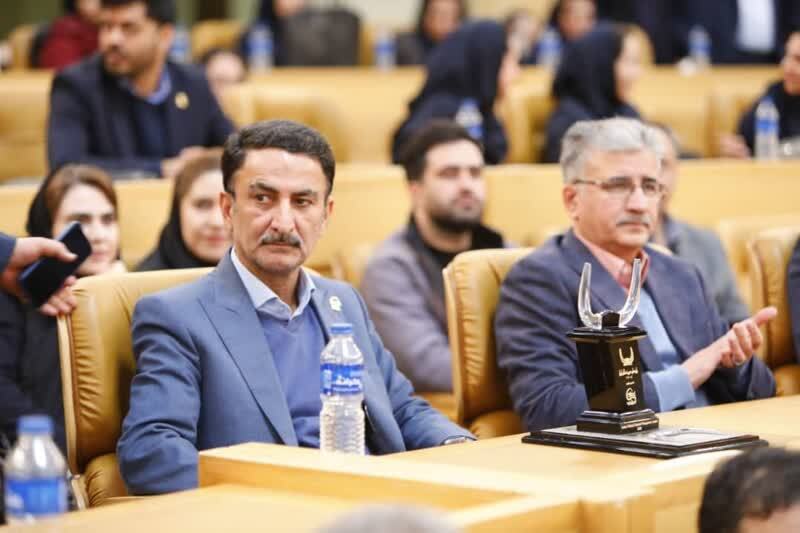 شرکت پتروشیمی بوعلی سینا موفق به دریافت تندیس بلورین چهاردهمین دوره جایزه ملی مدیریت مالی ایران شد.