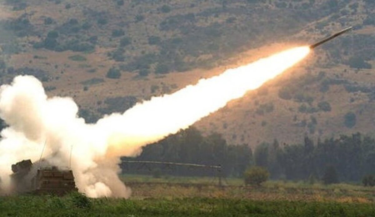 منابع خبری از حمله به پایگاه‌های رژیم صهیونیستی با شلیک ۱۲ موشک از جنوب لبنان خبر دادند.