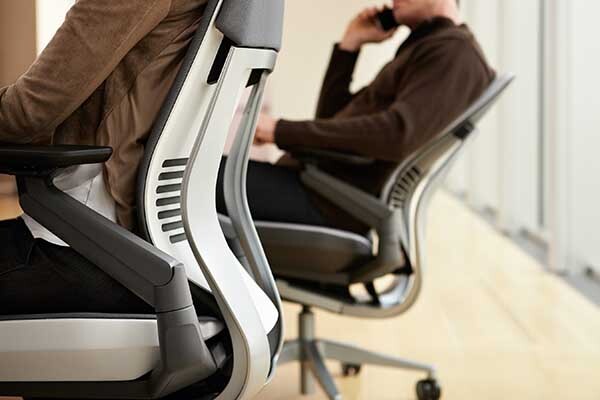 ۱۰ نکته مهم برای انتخاب یک صندلی مناسب