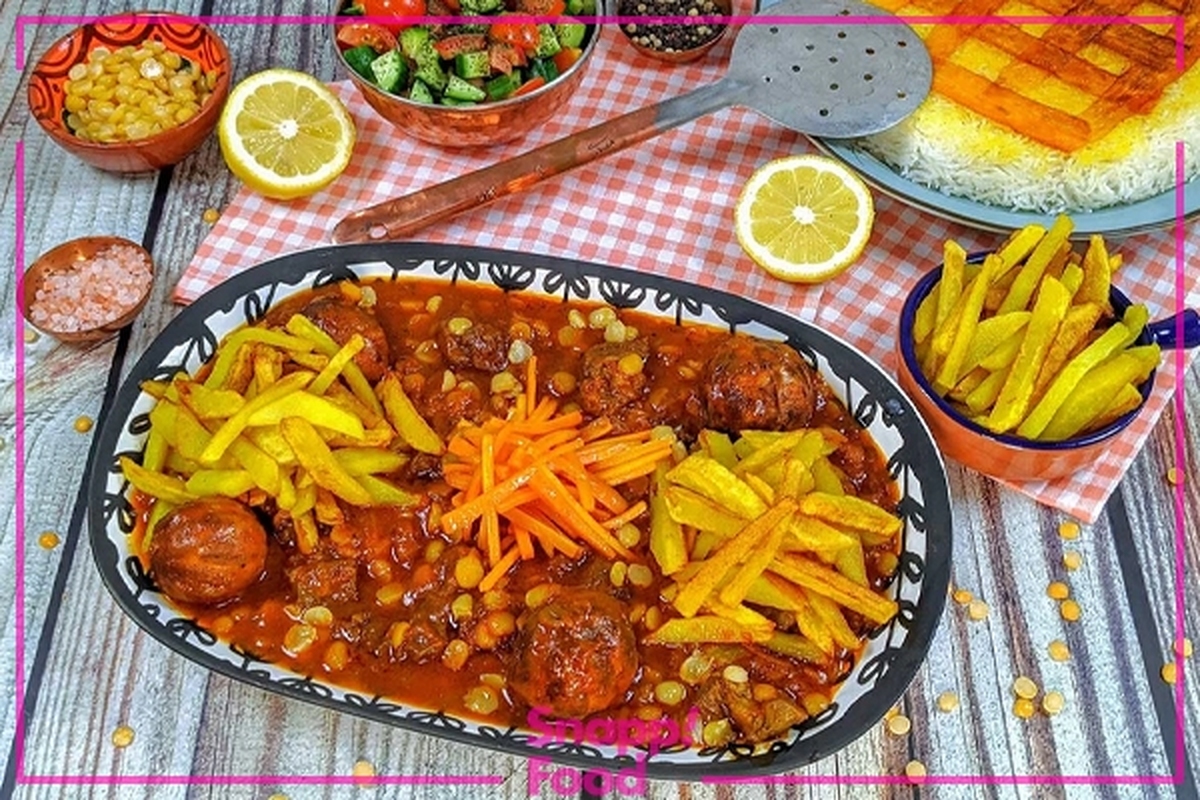 در میان انواع غذاهای ایرانی، «خورش قیمه» یکی از پرطرفدارترین‌هاست. این غذا در شهرهای مختلف ایران دستورالعمل‌های متفاوتی دارد و با استفاده از گوشت یا مرغ و به همراه ادویه‌های متنوع تهیه می‌شود.