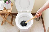 رفع انواع گرفتگی توالت با ۵ روش ساده و موثر