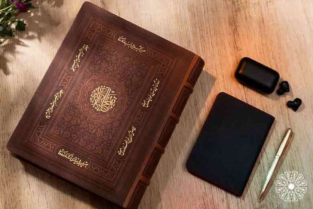 نهج البلاغه از جمله کتب ارزشمند اسلامی است که بزرگان دین ما همواره ما را به آن توصیه کرده‌اند. این کتاب، رمز و رازهای زیادی در خود دارد و بی تردید هر مسلمانی باید با ماهیت آن آشنا باشد.