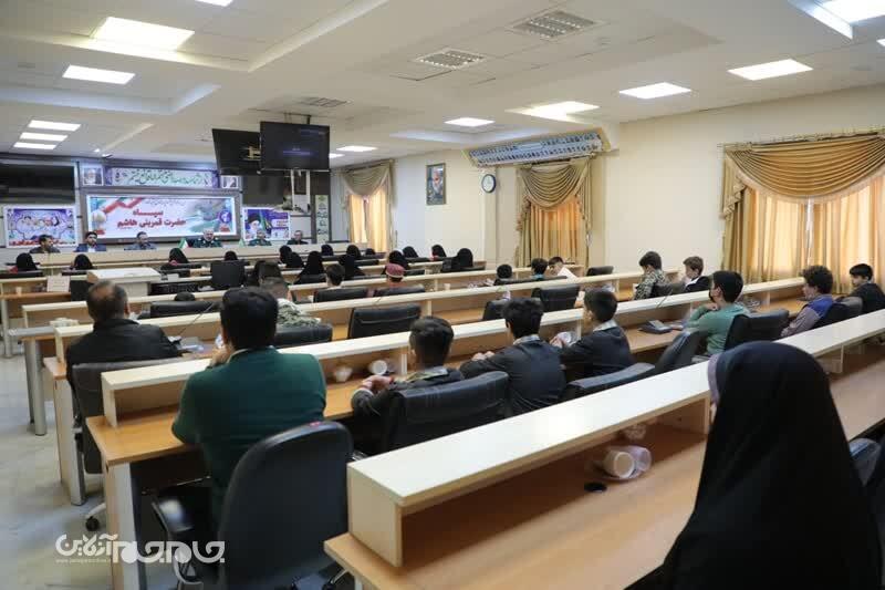 دیدار جمعی از دانش آموزان با فرمانده سپاه قمربنی هاشم (ع) دیدار جمعی از دانش آموزان با فرمانده سپاه قمربنی هاشم (ع)
