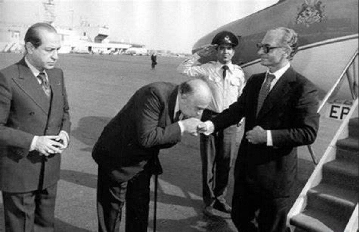 آغاز صدارت ۱۳ ساله هویدا