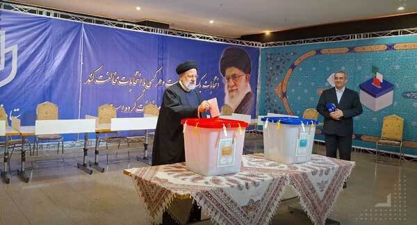 رئیس‌ جمهور رای خود را به صندوق انداخت