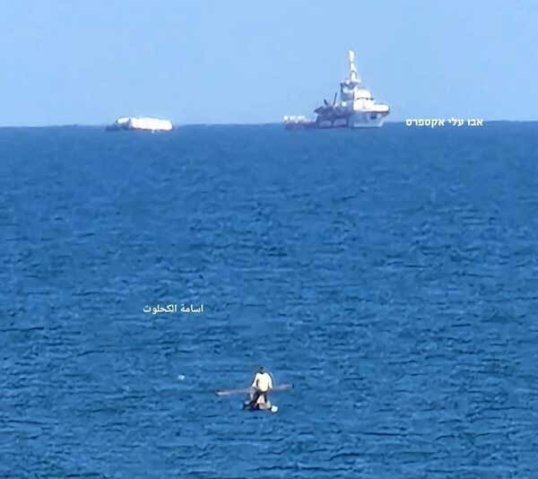 عکس | اولین کشتی حامل کمکهای غذایی وارد سواحل غزه شد عکس | اولین کشتی حامل کمکهای غذایی وارد سواحل غزه شد