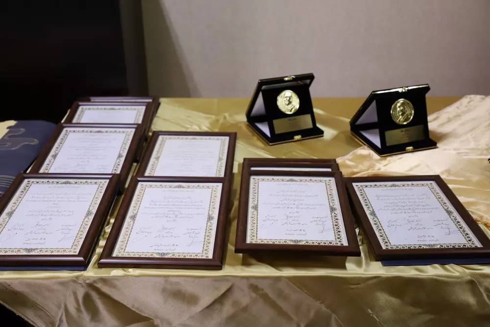 مجری نابینای رادیو تهران به عنوان «توان خواه» برتر شناخته شد