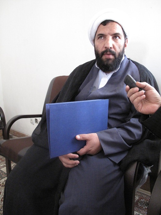 اقامه نماز عید فطر به امامت خطیب موقت جمعه شهرکرد در جوار مصلی بزرگ امام خمینی