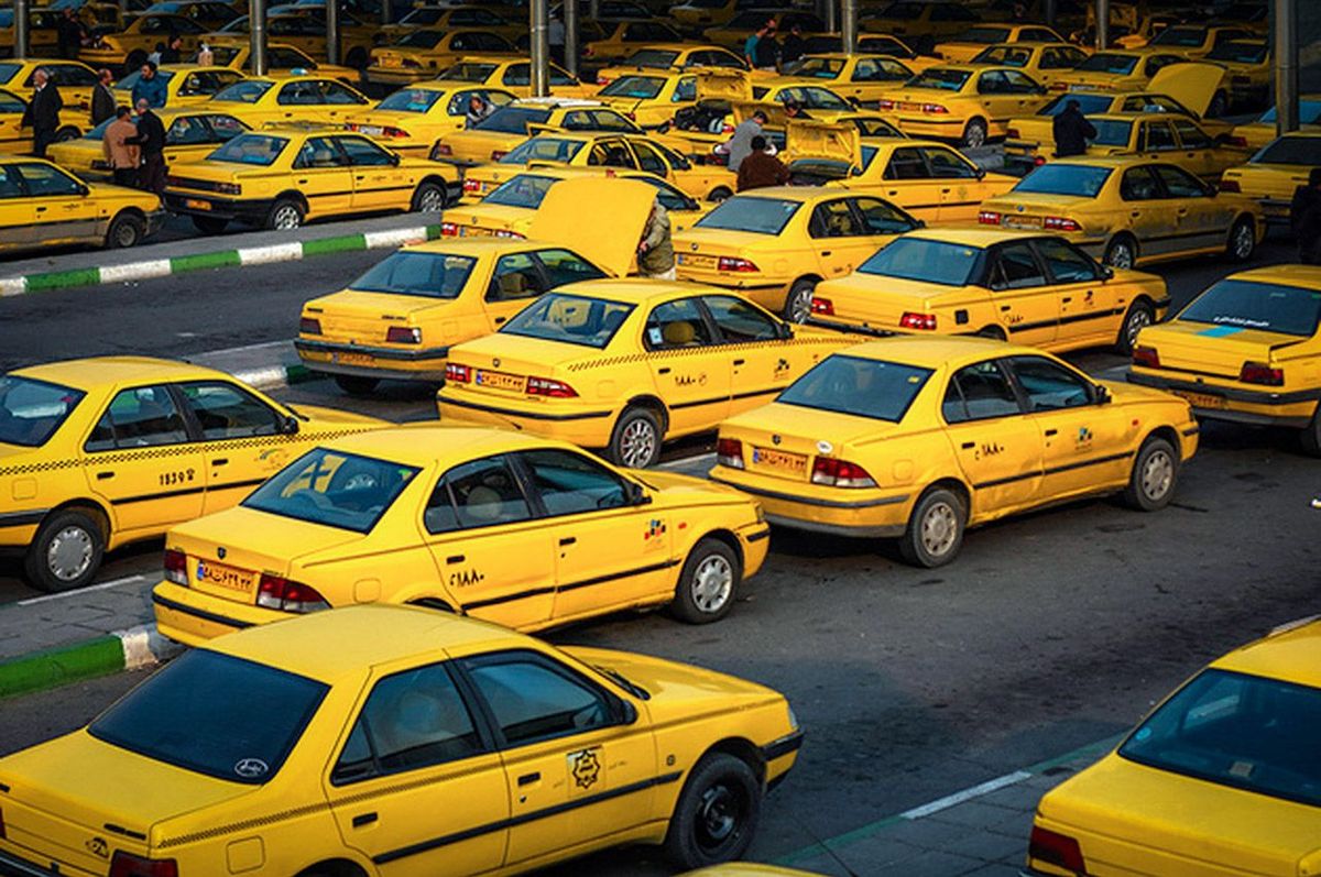 سازمان تاکسیرانی شهر تهران از آغاز نصب برچسب نرخ کرایه روی شیشه تاکسی‌ها و پایانه‌ها و ادامه این روند در روزهای آتی خبر داد.