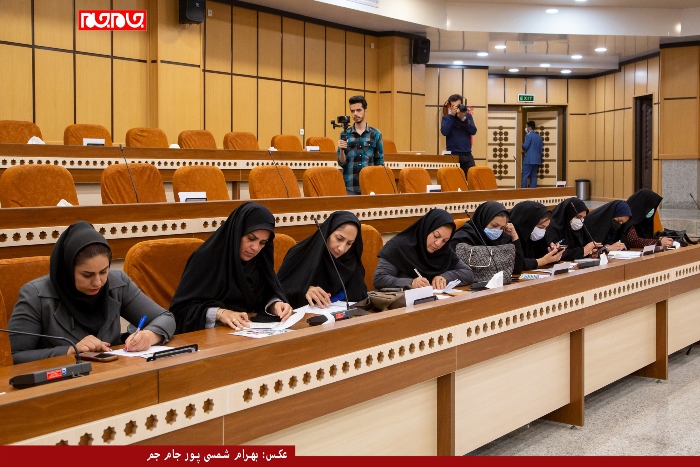 نشست خبری رئیس دانشگاه علوم پزشکی شهرکرد و هیئت رئیسه با اصحاب رسانه و مطبوعات نشست خبری رئیس دانشگاه علوم پزشکی شهرکرد و هیئت رئیسه با اصحاب رسانه و مطبوعات