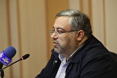 مقابل قهرمانان پوشالی بایستیم