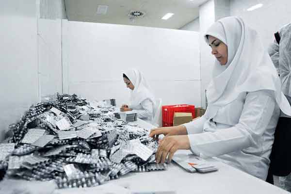 بدهی مراکز درمانی دولتی به 15 هزار میلیارد تومان رسید | احتمال افزایش کمبود دارویی در خرداد بدهی مراکز درمانی دولتی به 15 هزار میلیارد تومان رسید | احتمال افزایش کمبود دارویی در خرداد