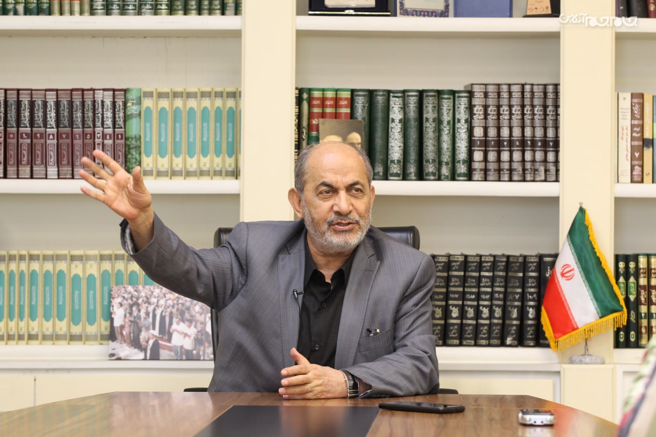 ببینید | بنی صدر از ابتدا خائن بود ببینید | بنی صدر از ابتدا خائن بود