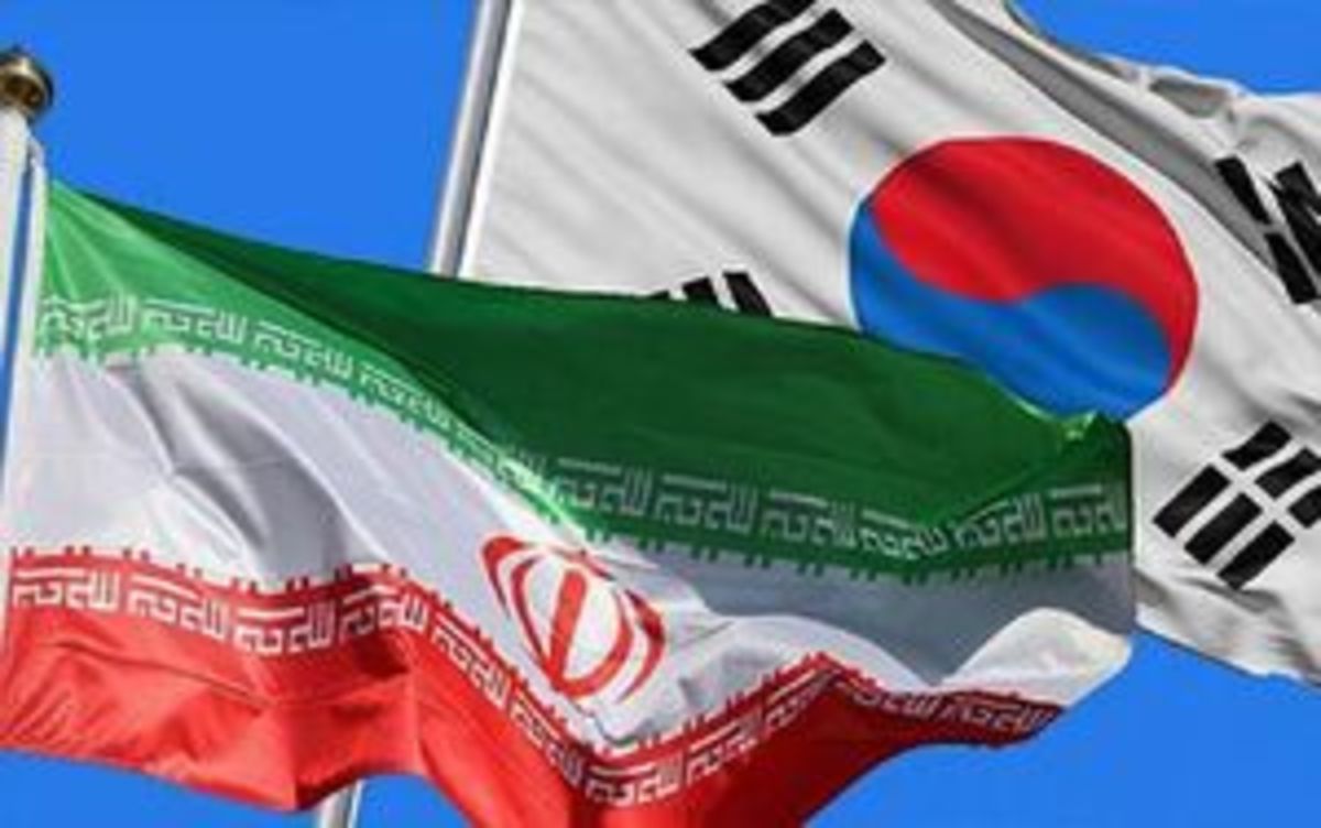 یک سخنگوی شورای امنیت ملی آمریکا در مورد هفت میلیارد دلار پول‌ بلوکه شده ایران در بانک‌های کره‌جنوبی، گفته است که ایران می‌تواند از این مبالغ برای خرید اقلام بشر دوستانه استفاده کند.