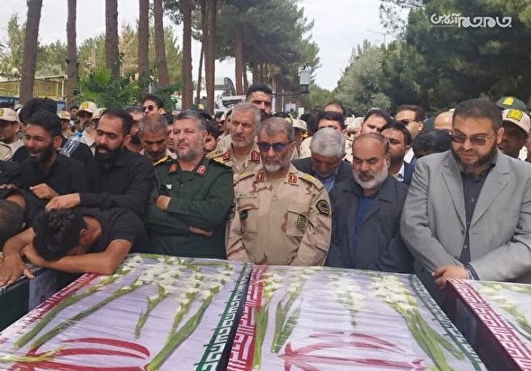 پیکر مطهر 5 شهید مرزبانی در زاهدان تشییع شد