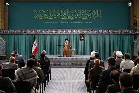 ببینید | بیانات رهبر انقلاب در دیدار دست‌اندرکاران کنگره شهدای سبزوار و نیشابور