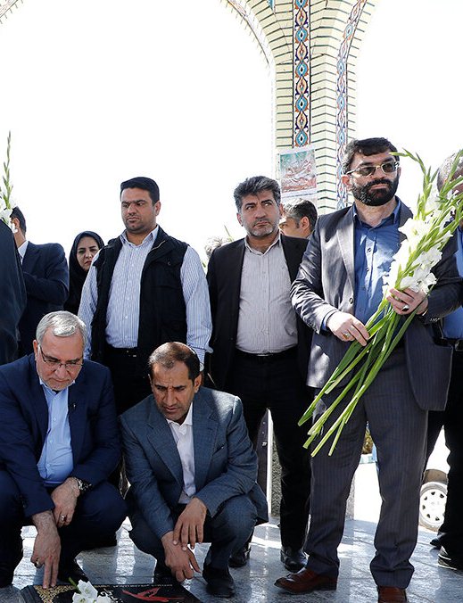 باید به جای رئیس بیمارستان بروجن، رئیس دانشگاه علوم پزشکی شهرکرد یا معاونت توسعه این دانشگاه برکنار می شد.