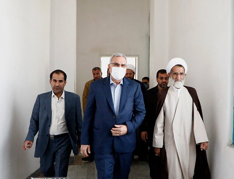 باید به جای رئیس بیمارستان بروجن، رئیس دانشگاه علوم پزشکی شهرکرد یا معاونت توسعه این دانشگاه برکنار می شد.