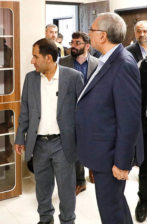 باید به جای رئیس بیمارستان بروجن، رئیس دانشگاه علوم پزشکی شهرکرد یا معاونت توسعه این دانشگاه برکنار می شد.