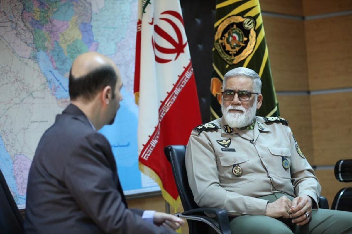 رئیس مرکز مطالعات راهبردی ارتش جمهوری اسلامی ایران معتقد است: اگر رژیم صهیونیستی بخواهد حرکتی را انجام دهد این ظرفیت و توانمندی را داریم که پاسخ به مراتب کوبنده‌تر و پشیمان‌کننده‌ای به این هجمه بدهیم.