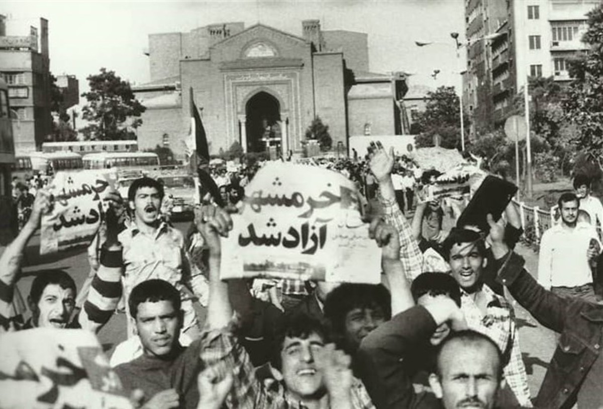 نمی‌دانم شما روز آزادسازی خرمشهر را به یاد دارید یا نه. البته اگر حتی در سوم خرداد سال ۱۳۶۱ هم به دنیا نیامده بودید، تا دل‌تان بخواهد فیلم و کتاب و روایت هست که از آن روز بخوانید، بشنوید و ببینید که چرا این روز از ماندگارترین و فراموش‌نشدنی‌ترین روزها برای ایرانیان است.