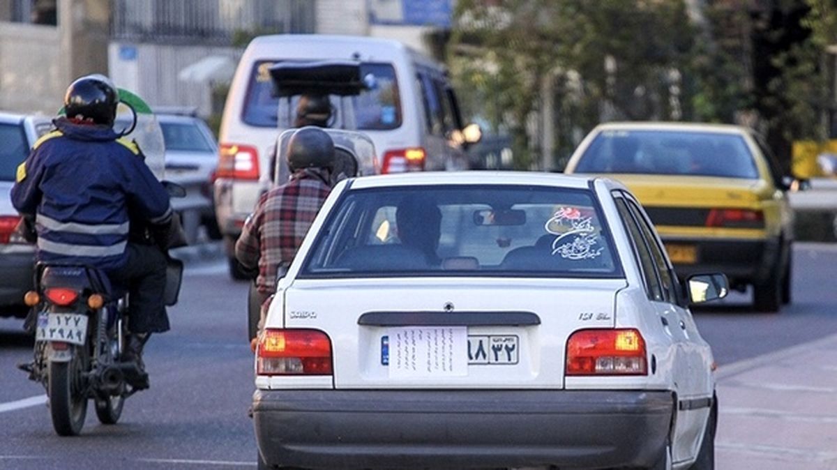 رئیس پلیس پیشین راهور تهران بزرگ گفت: وقتی قوانین ضعیف باشند و به درستی نیز اجرا نشوند،‌ تعداد متخلفانی که پلاک‌ وسیله نقلیه خود را مخدوش می‌کنند، افزایش پیدا می‌کند.