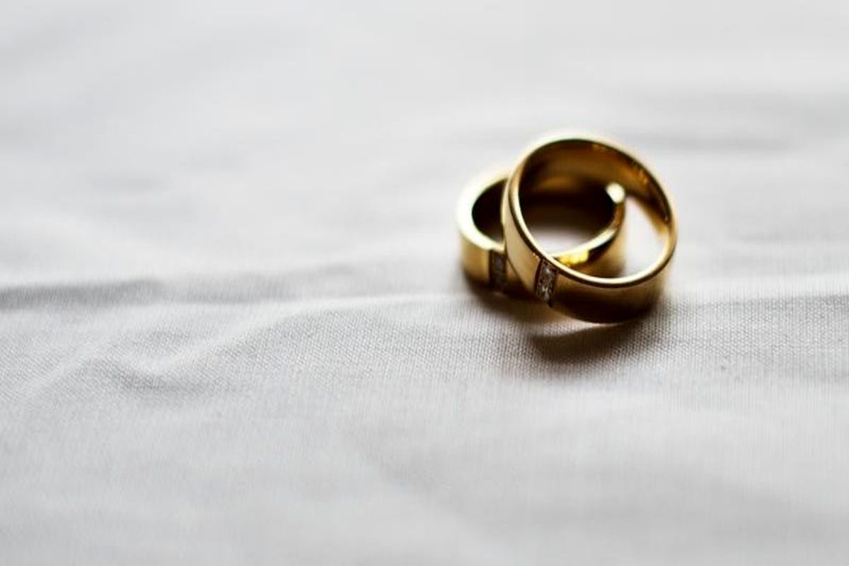 پیوند ازدواج نقش مهمی در فرهنگ و ارزش‌های حاکم بر جامعه دارد و از آن تاثیر می‌پذیرد، در قانون مدنی مقررات ویژه‌ای به آن اختصاص داده شده است.