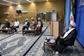 تبیین و روشنگری باید با اخلاق و رفتار مناسب باشد