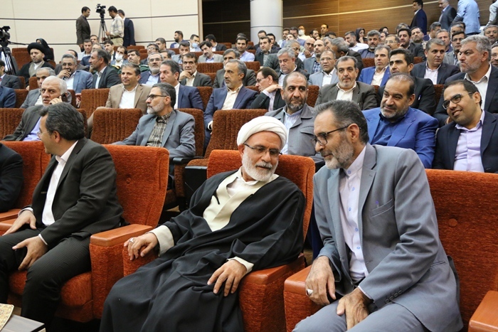 دلار را باید از تبادلات تجاری و ارزی کنار گذاشت دلار را باید از تبادلات تجاری و ارزی کنار گذاشت