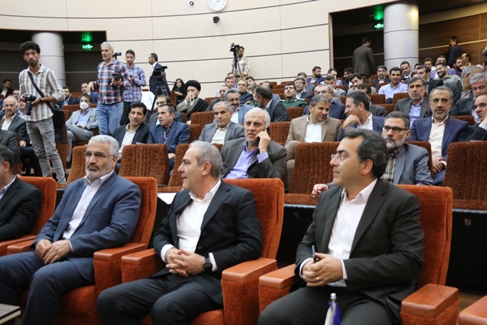 دلار را باید از تبادلات تجاری و ارزی کنار گذاشت دلار را باید از تبادلات تجاری و ارزی کنار گذاشت
