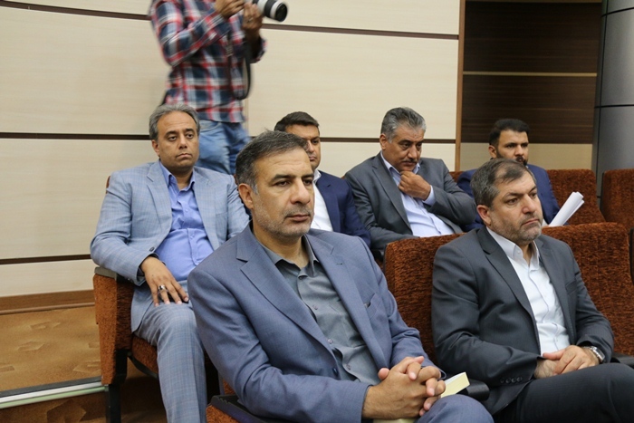 دلار را باید از تبادلات تجاری و ارزی کنار گذاشت دلار را باید از تبادلات تجاری و ارزی کنار گذاشت