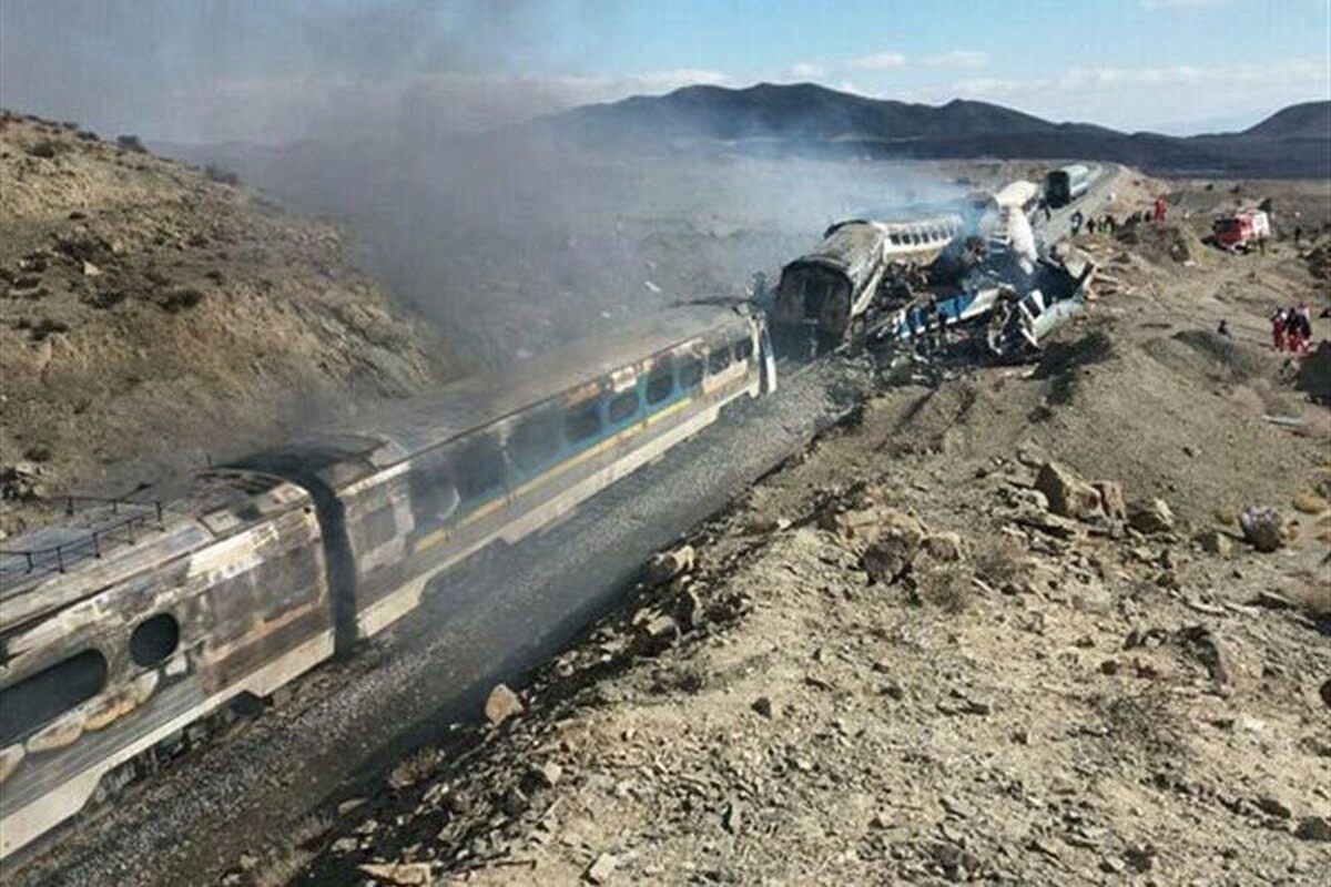 عکس و فیلم | فرار مرگبار قطار باری در بندرعباس