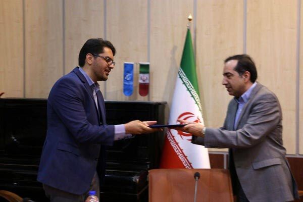 حضور تعجب برانگیز بانیان وضع موجود در رأس جلسه وزارت ارشاد با سکوهای نمایش خانگی حضور تعجب برانگیز بانیان وضع موجود در رأس جلسه وزارت ارشاد با سکوهای نمایش خانگی