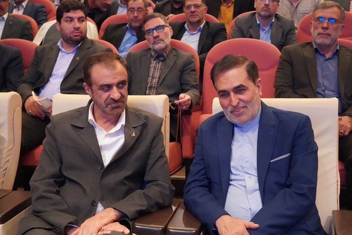 آئین تودیع و معارفه مدیر کل صدا و سیمای مرکز چهار محال و بختیاری برگزار شد آئین تودیع و معارفه مدیر کل صدا و سیمای مرکز چهار محال و بختیاری برگزار شد