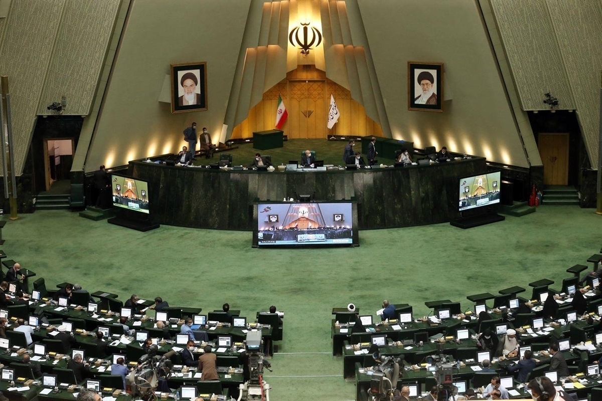 نمایندگان مجلس شورای اسلامی با پیشنهاد حذف برگزاری انتخابات تناسبی در تهران مخالفت و آن را به کمیسیون امور داخلی کشور و شورا‌ها ارجاع دادند.
