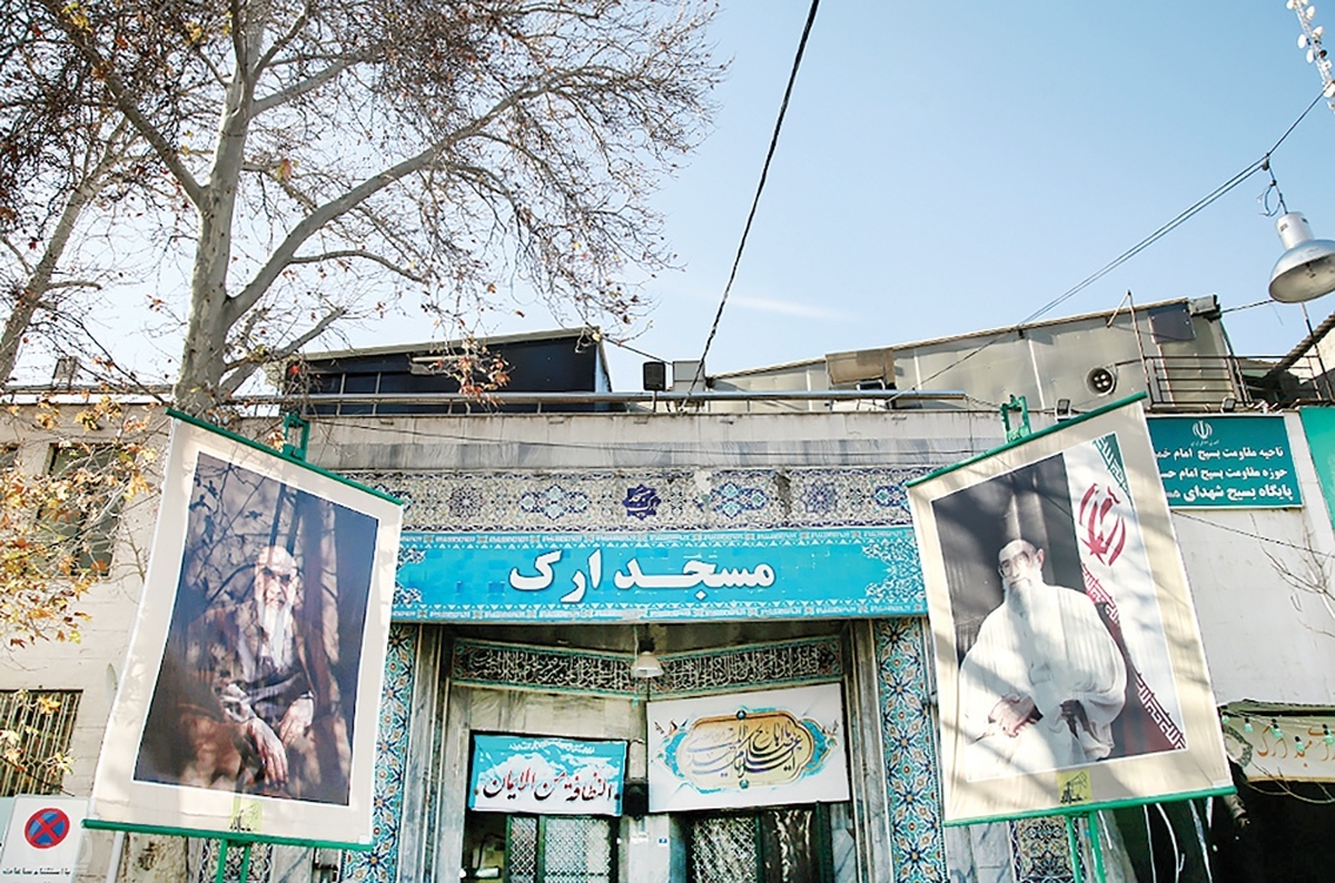 صدای قدم‌های محرم دیگر تمام کوچه‌های شهرهای ایران را پر کرده است. محرم از راه می‌رسد و خیمه‌های عزای حسینی در جای‌جای شهرها و روستاها برپا شده‌ است.
