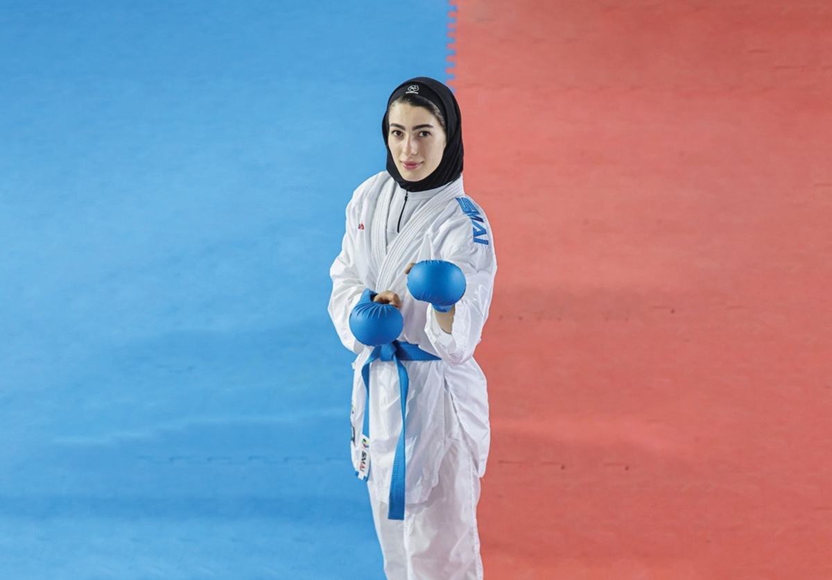 ۴پیروزی و ایستادن روی سکوی قهرمانی آسیا. این افتخاری بود که نصیب آتوسا گلشاد‌نژاد کاراته کای دسته ۶۱- کیلوگرم کشورمان شد تا پس از چهار سال بار دیگر یک بانوی ایرانی مدال طلای آسیا را به گردن بیاویزد.