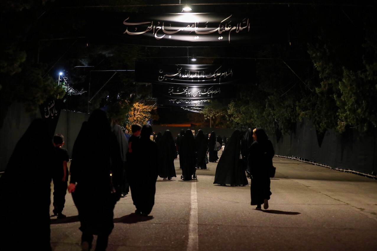 عکس | هیأت ۹۰ هزار مترمربعی سیاه و سفید محمود کریمی