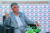 ملاقات های مردمی شلوغ است و معتقدم این ارتباط فیزیکی با ارباب رجوع بسیار مهم است