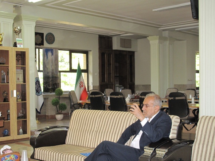 نگاه شهردار،معاونت عمرانی  و مدیران شهرداری به مدیریت شهری باید تغییر و متحول شود نگاه شهردار،معاونت عمرانی  و مدیران شهرداری به مدیریت شهری باید تغییر و متحول شود