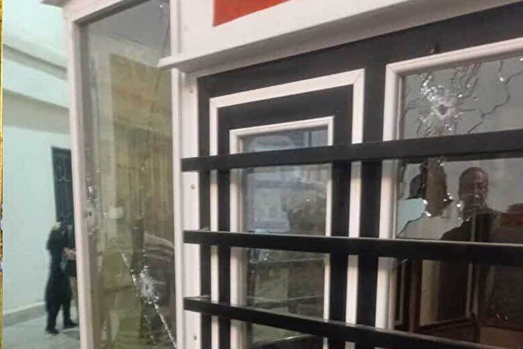 حادثه تروریستی دوباره در شاهچراغ | خبر اولیه از شهادت ۲ تن از خادمان حادثه تروریستی دوباره در شاهچراغ | خبر اولیه از شهادت ۲ تن از خادمان