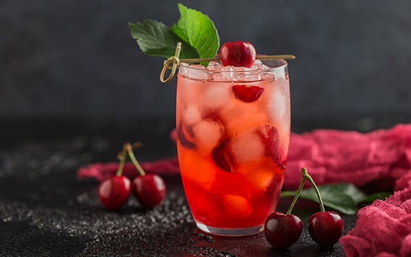 ۵ نوشیدنی خنک با آلبالو ۵ نوشیدنی خنک با آلبالو