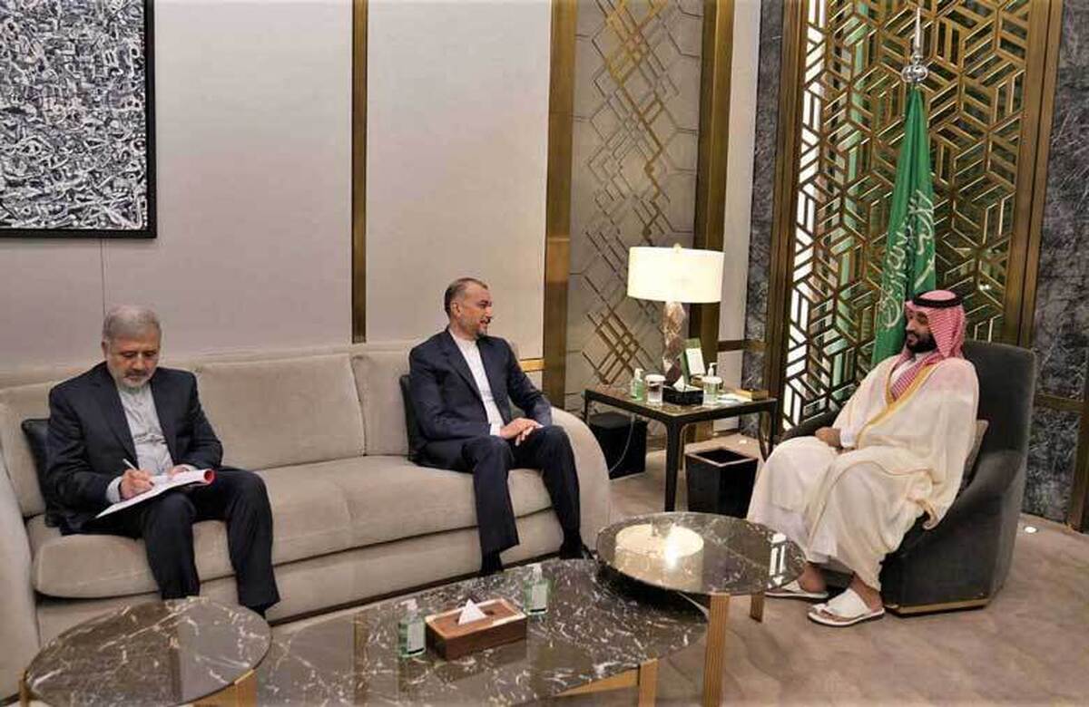 وزیر خارجه کشورمان گفت‌وگوی امروزش با محمد بن سلمان، ولیعهد عربستان را صریح، بی‌پرده، سودمند و نتیجه‌بخش، مبتنی بر سیاست همسایگی عنوان کرد.