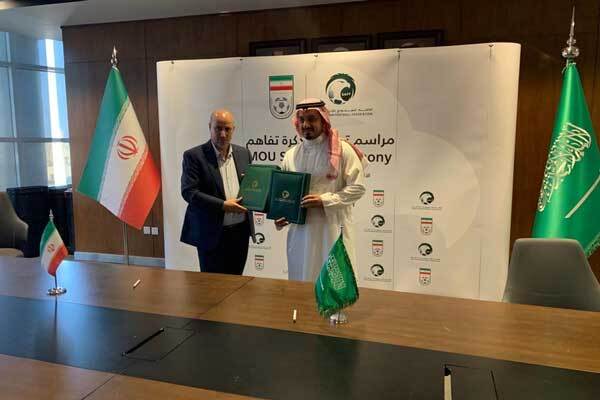 عکس | امضای تفاهمنامه همکاری بین روسای فدراسیون فوتبال ایران و عربستان عکس | امضای تفاهمنامه همکاری بین روسای فدراسیون فوتبال ایران و عربستان