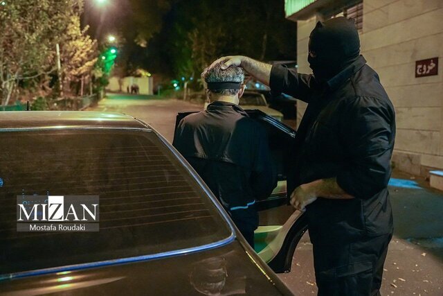 عکس | علیرضا شهمیری تحویل زندان اوین شد عکس | علیرضا شهمیری تحویل زندان اوین شد